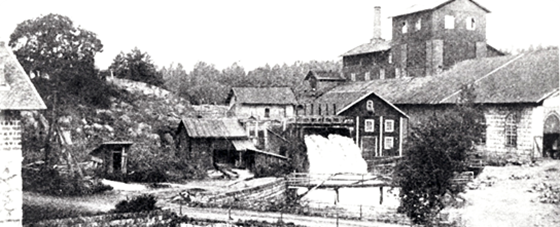 hyttan_gammal-548x221-3.png